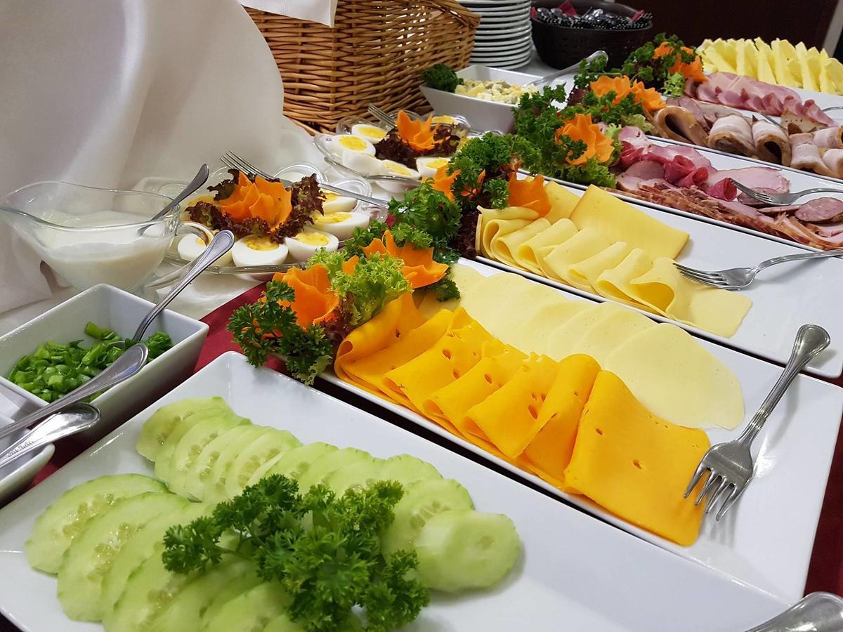 Hotel Pikul Pulawy Ngoại thất bức ảnh
