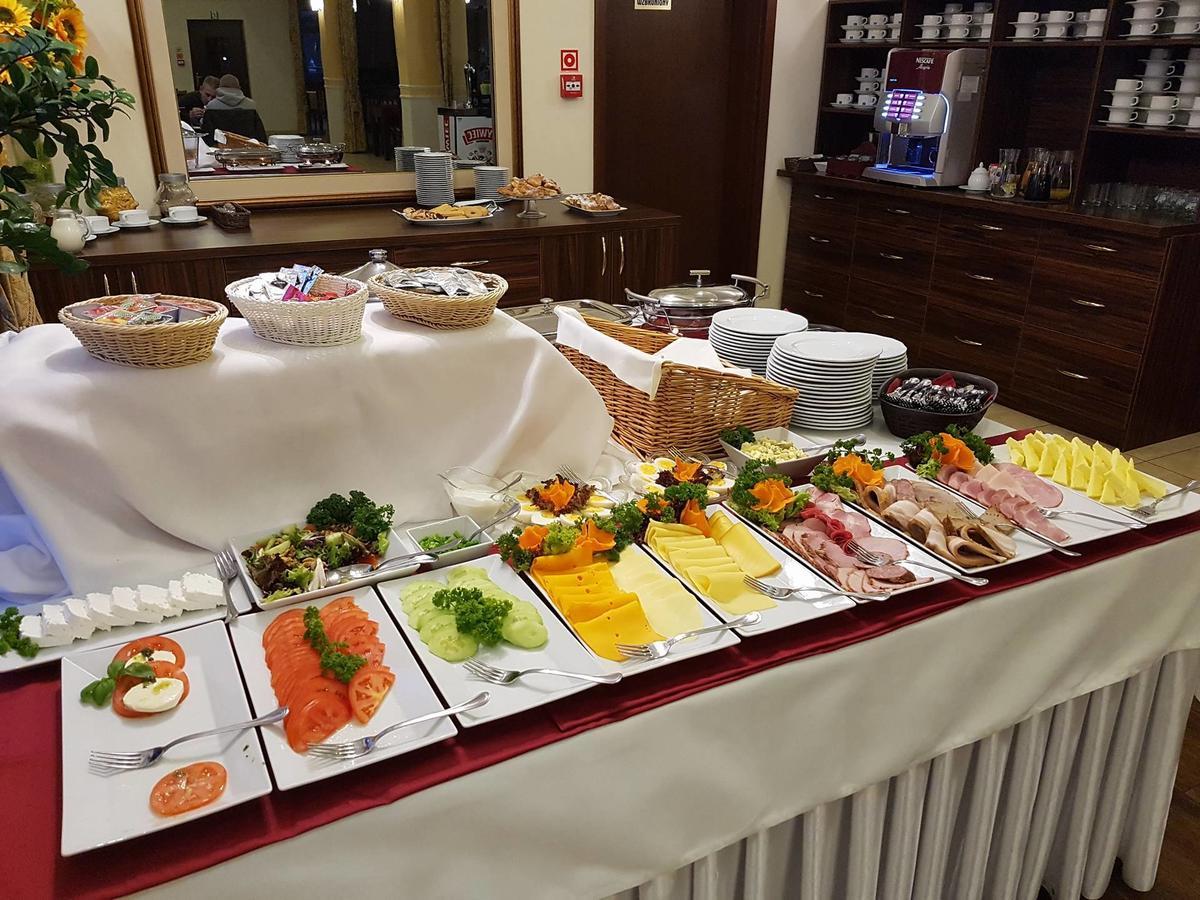 Hotel Pikul Pulawy Ngoại thất bức ảnh