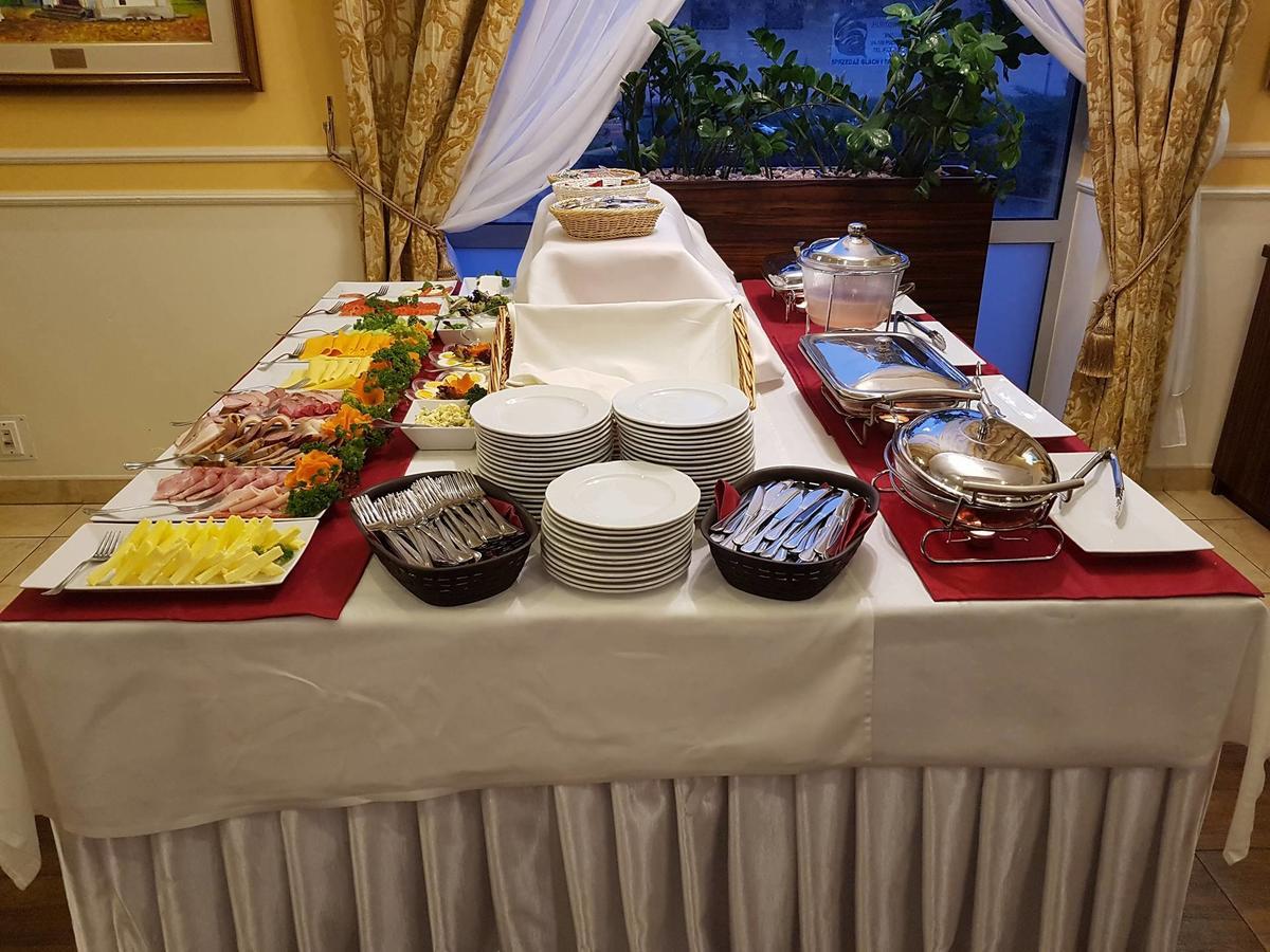 Hotel Pikul Pulawy Ngoại thất bức ảnh