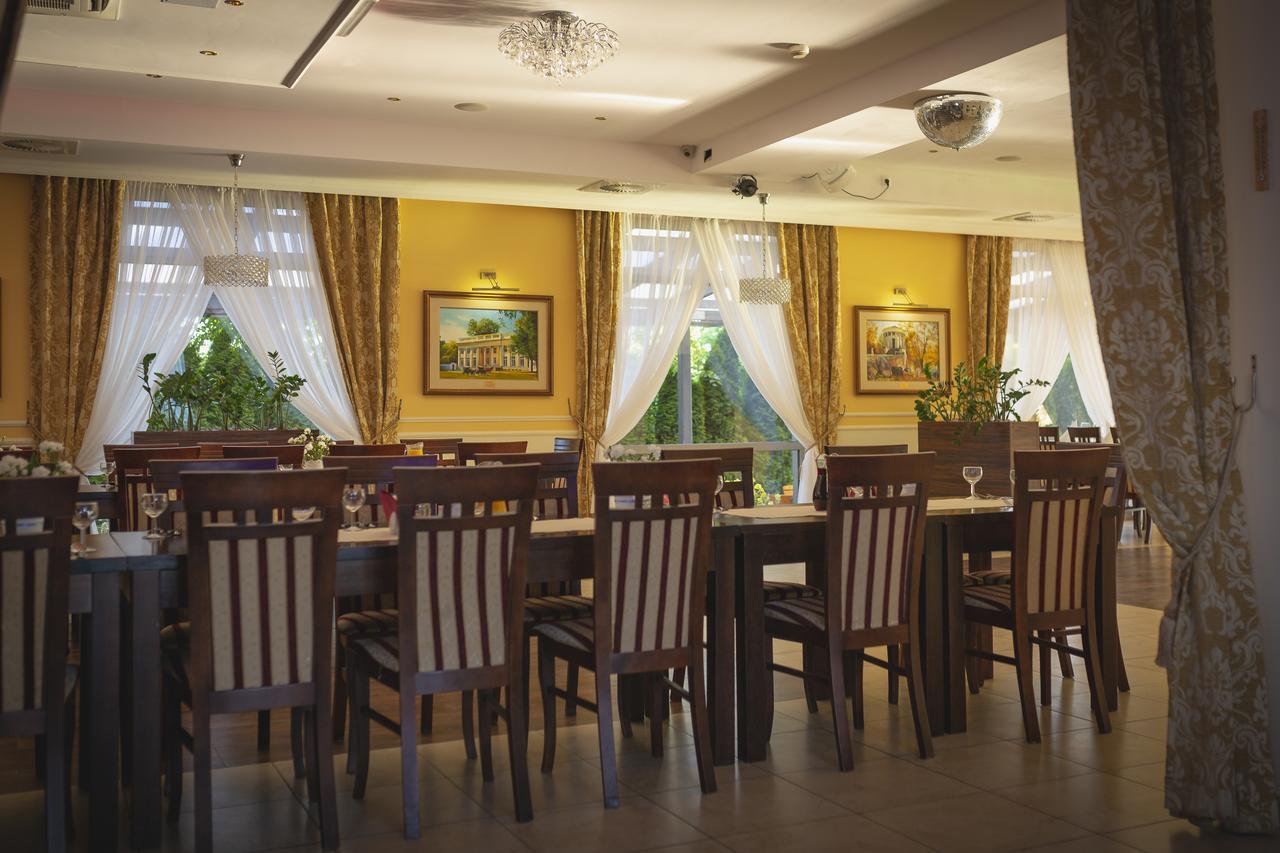 Hotel Pikul Pulawy Ngoại thất bức ảnh
