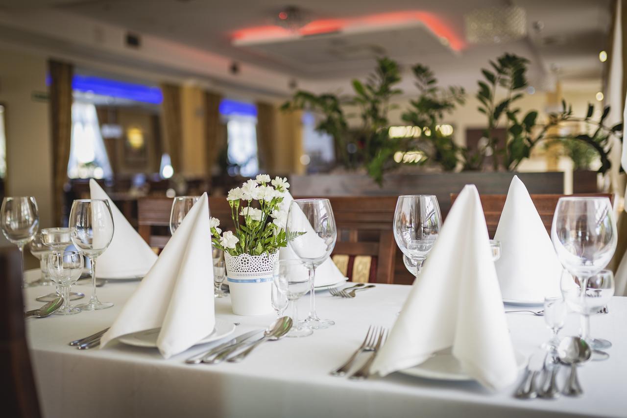 Hotel Pikul Pulawy Ngoại thất bức ảnh