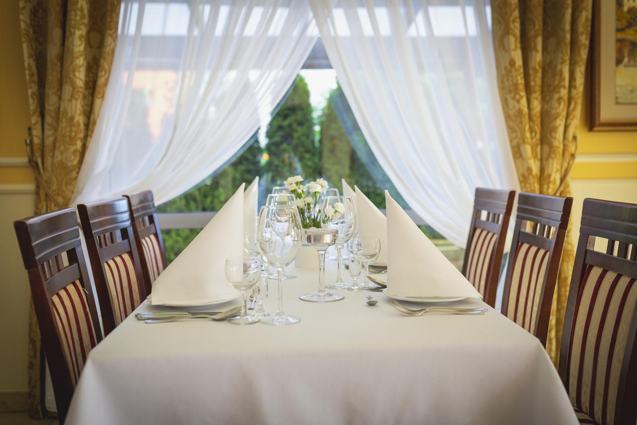 Hotel Pikul Pulawy Ngoại thất bức ảnh