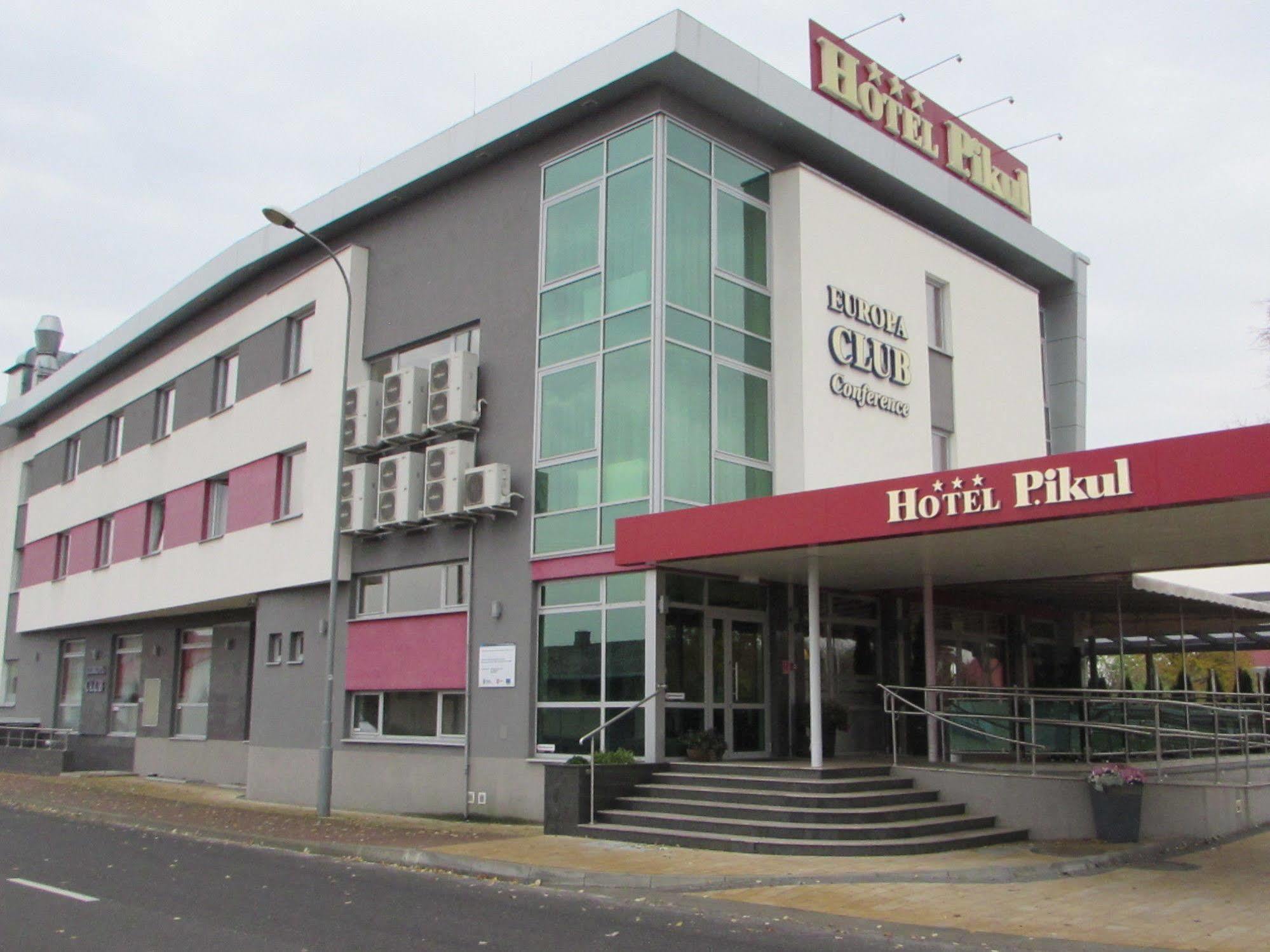 Hotel Pikul Pulawy Ngoại thất bức ảnh