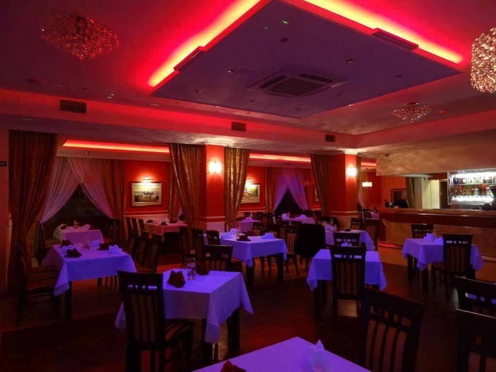 Hotel Pikul Pulawy Ngoại thất bức ảnh
